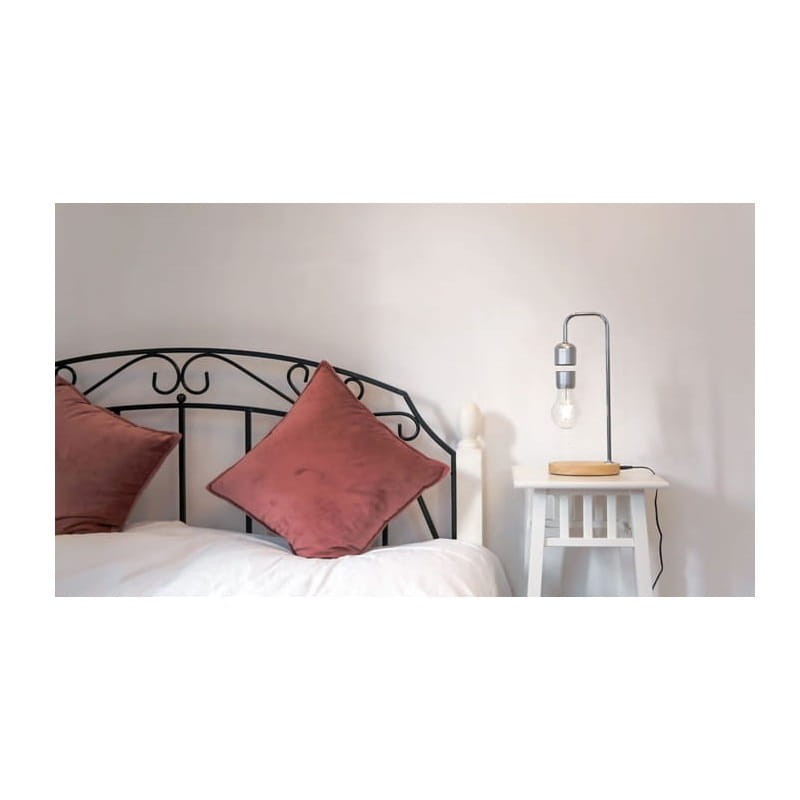 Lampka 2W z lewitującą żarówką