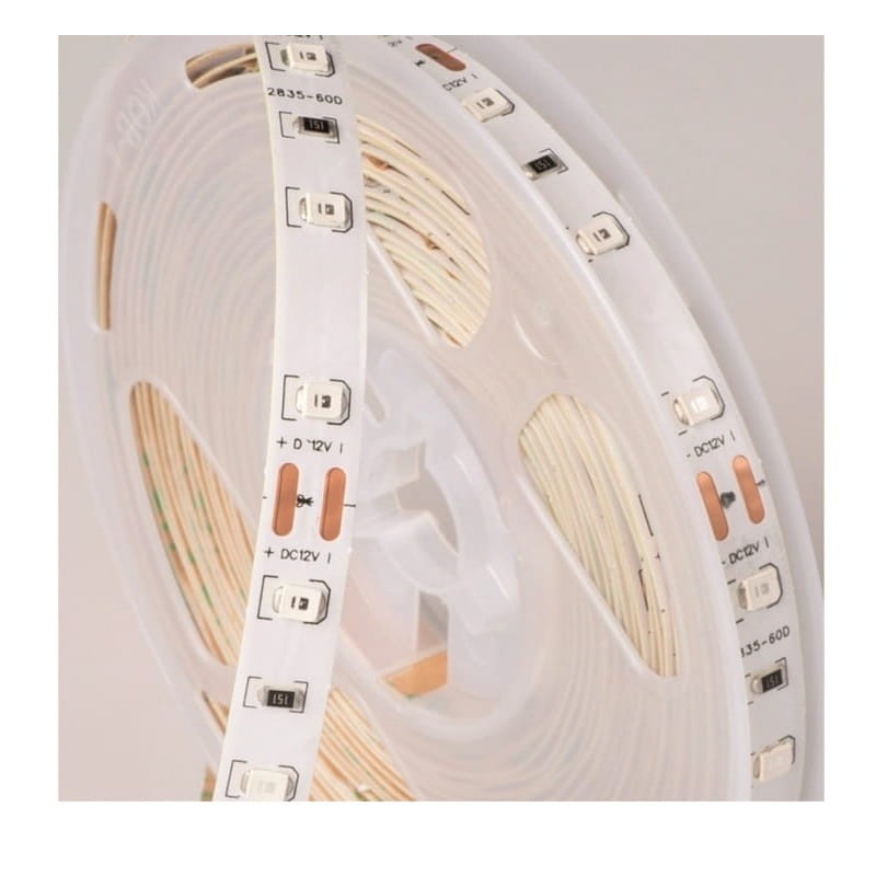 Taśma LED 300SMD2835 czerwona IP20 rolka