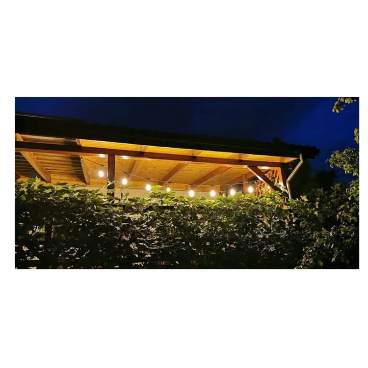 Lampa,-oprawa-zwieszana,-girlanda-10xE27-długość-10m w ogrodzie