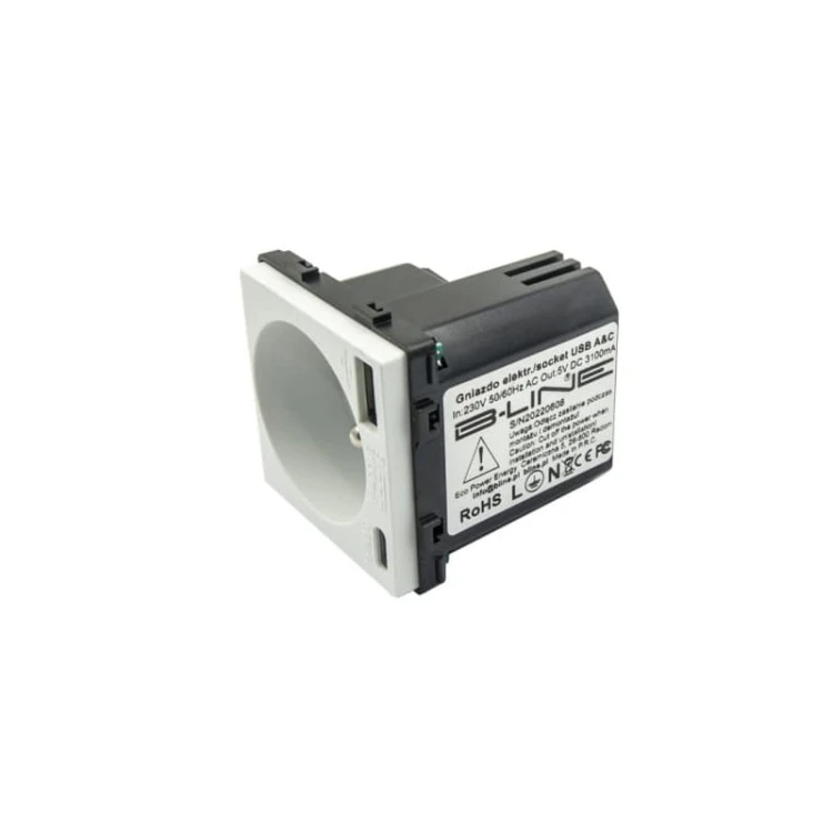 pojedyncze gniazdko z USB