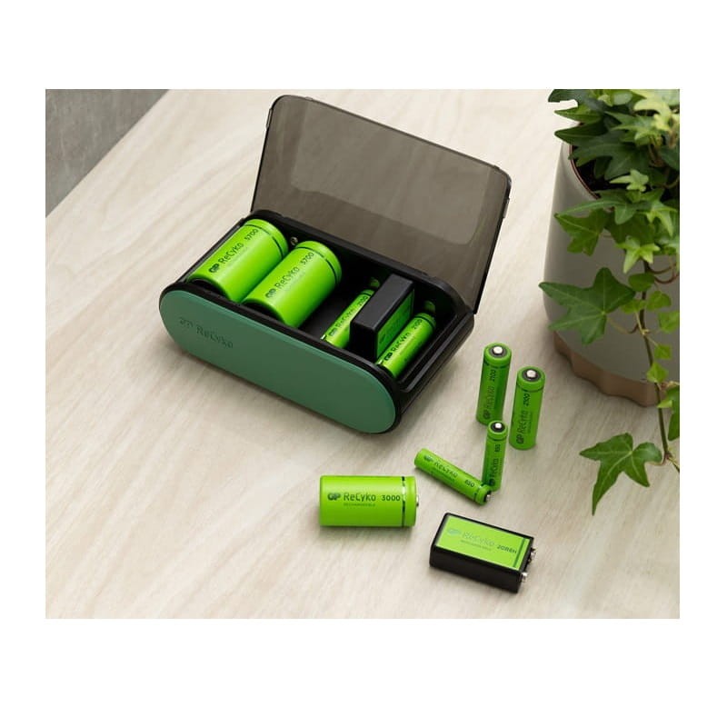 Ładowarka uniwersalna GP ReCyko USB B631