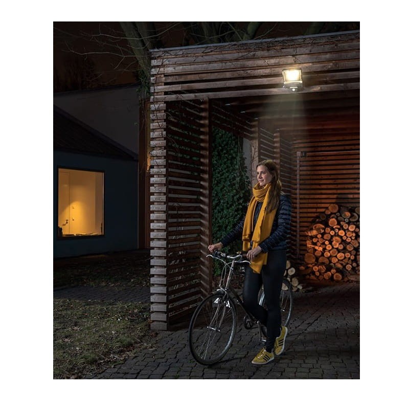 Naświetlacz LED LEDVANCE FLOODLIGHT Endura 10W - 4000K szary z czujnikiem ruchu na podjazd