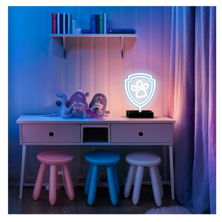 Neon dekoracyjny LED Psi Patrol Łapa na podstawce