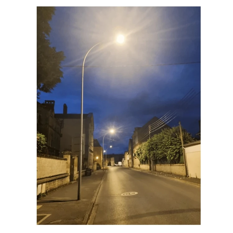 Oprawa, lampa uliczna LED LEDLine 50W IP66 Prime CAMINO - biała ciepła realizacja